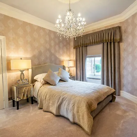 Lumby Hall * Leeds (West Yorkshire)